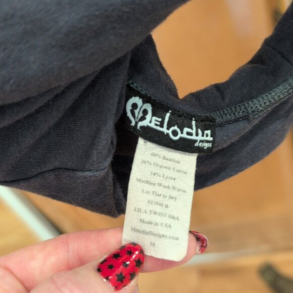 Melodia Designs twist top in gray size M - Picture 2 of 3
